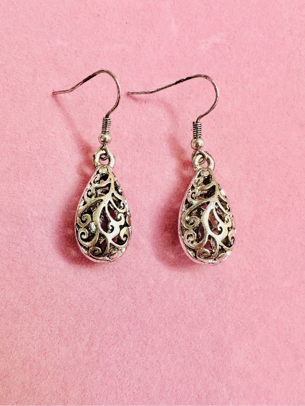Silver Tone Filigree Teardrop Dangle Earrings NWT
